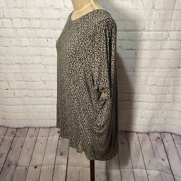 Old Navy Luxe Short Sleeve Shirt XXL cheetah print - Picture 4 of 6